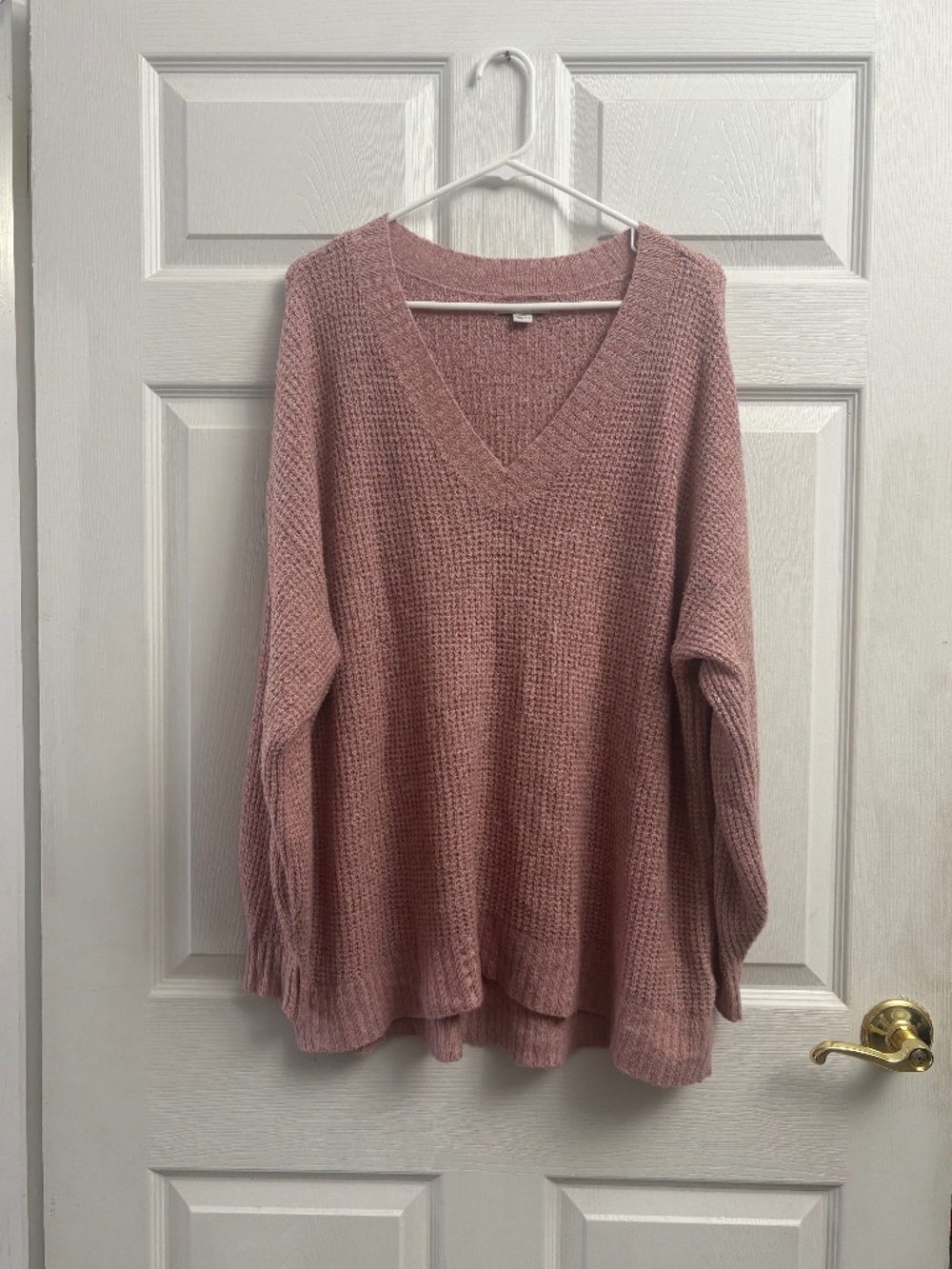 Women's Y2K Pink American Eagle V-Neck Knit Sweater